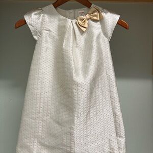 Gymboree Ivory & Gold Shine Textured Shift Dress with Gold Bow – Girls Size 5T
